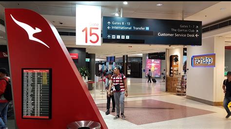 qantas domestic terminal sydney shops.